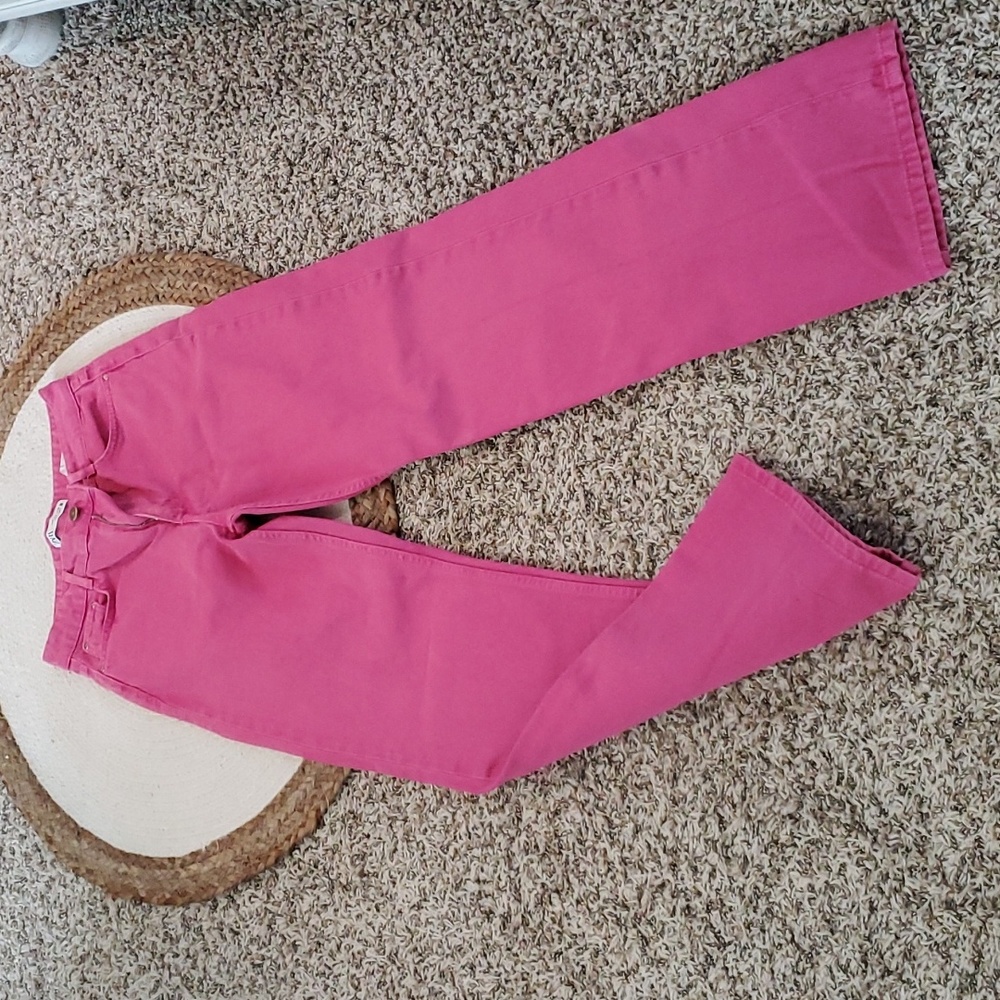 90s jeans in pink